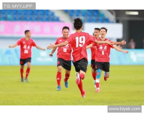 广州足球队与北京足球队赛后分析个人能力的全面对比与启示