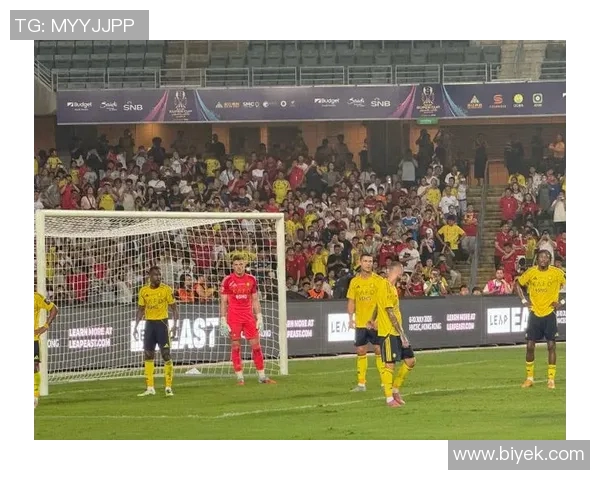 足球明星在商场的精彩瞬间大集合高清图片展示与背后故事分享