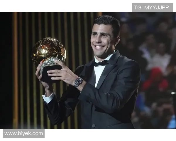 足球明星谁才是真正的王者引发球迷热议与争论 足球明星谁才是真正的王者引发球迷热议与争论