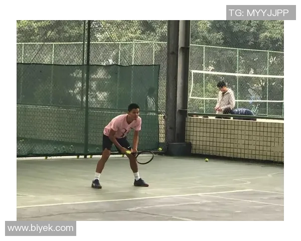 成都网球队逆袭之旅特别报道展现拼搏精神与团队力量 成都网球队逆袭之旅特别报道展现拼搏精神与团队力量