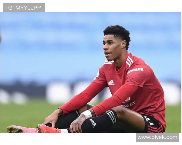 足球明星遭遇恶搞大作战笑料不断引发球迷热议与欢笑 足球明星遭遇恶搞大作战笑料不断引发球迷热议与欢笑