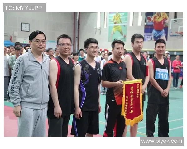 重庆篮球队总决赛精彩配合解析展现团队精神与战术执行力 重庆篮球队总决赛精彩配合解析展现团队精神与战术执行力